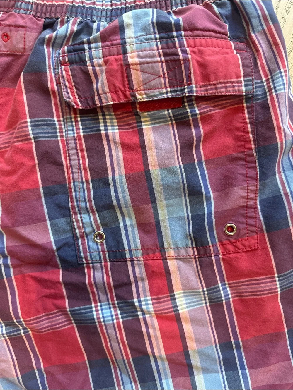 Brooks Brothers Red and Navy Plaid Swim Trunks Size Medium